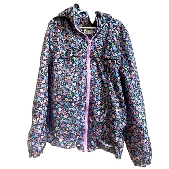 H&M Other - H&M Patterned floral light windbreaker. Size 8. Detachable hoodie. Gently loved